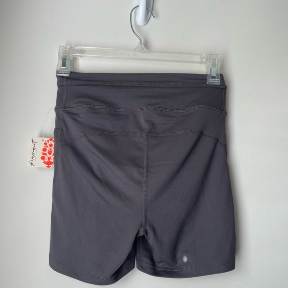 Free People Movement Women’s Charcoal Shorts Size Extra Small - Picture 2 of 7